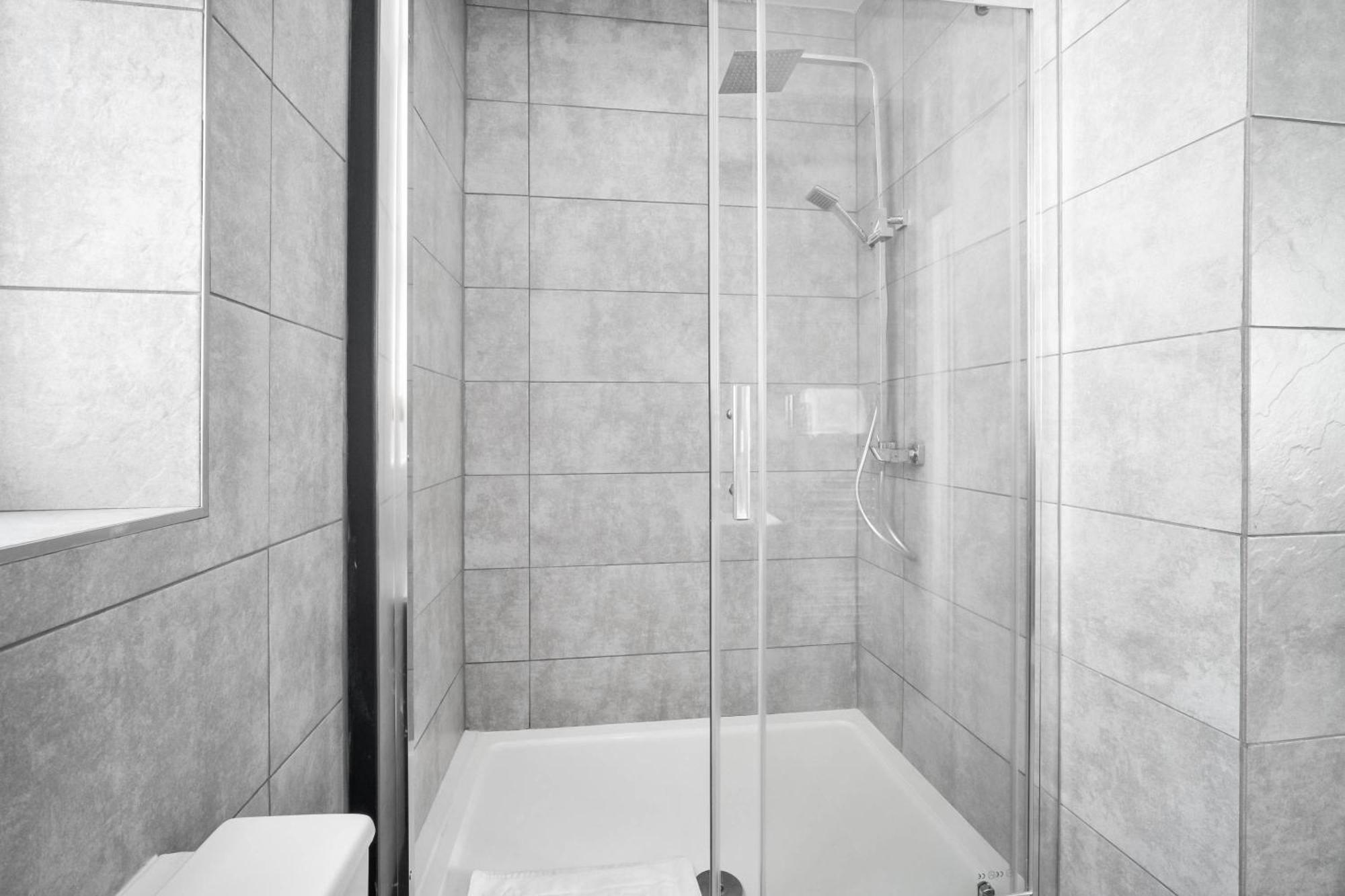 Luxe Apartment - Rowley Regis - Parking - Top Rated - Netflix - Wifi - 49Bg Cradley Heath Exteriér fotografie